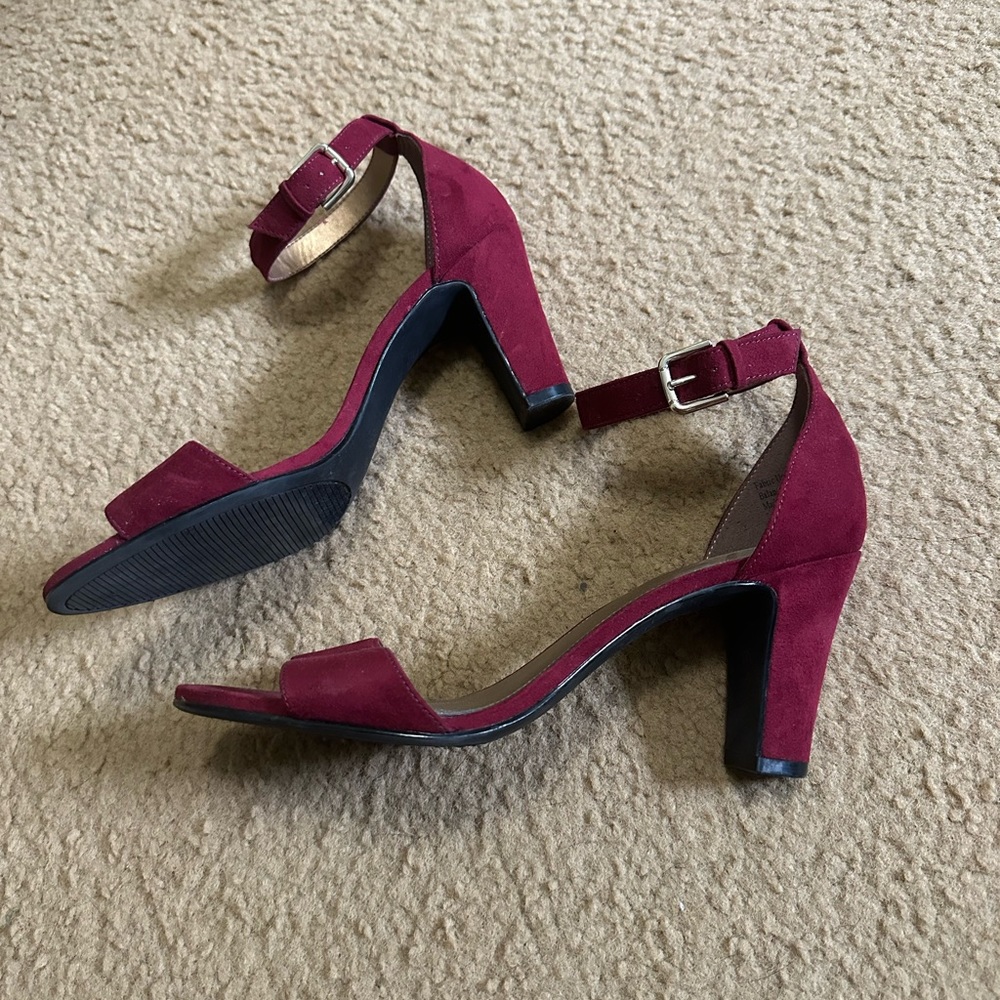 Kelly & Katie Heel